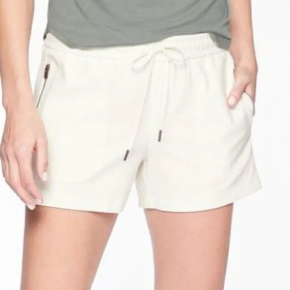 Athleta 22 & 24 Farallon Shorts - New